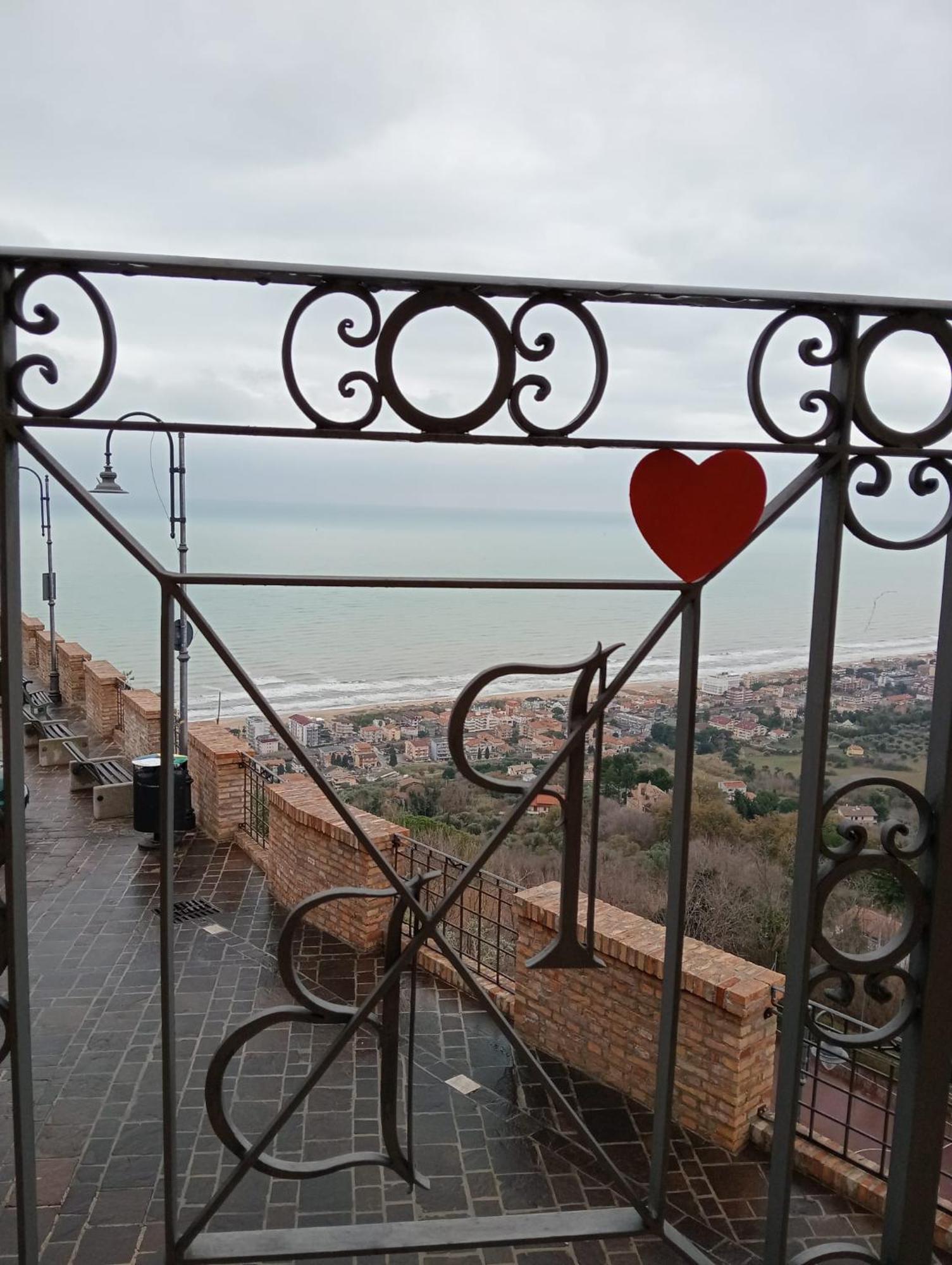 Anpemo Casa Vacanze Silvi Paese エクステリア 写真